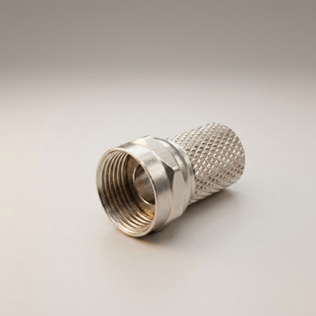 UN16582 Konektor F RG59 5mm